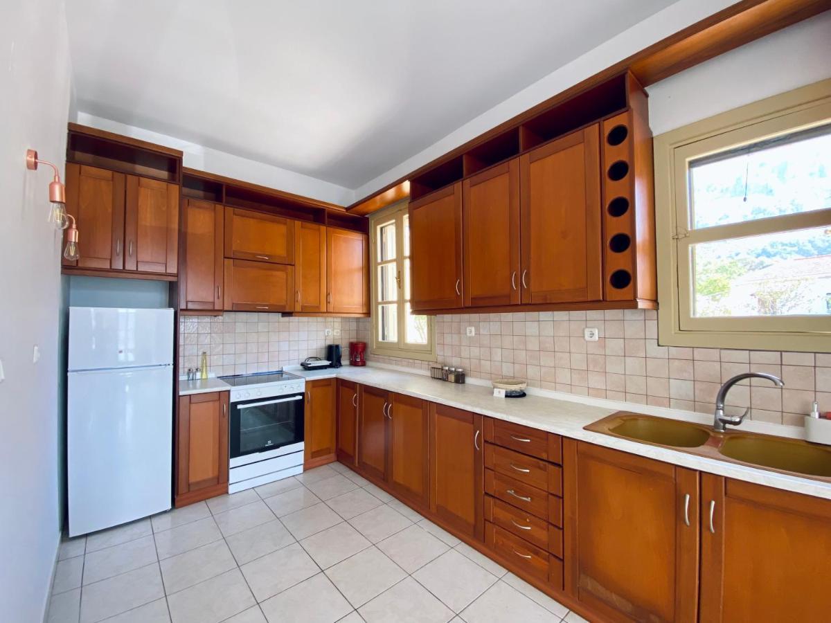 To Petrino Apartment Megisti ภายนอก รูปภาพ